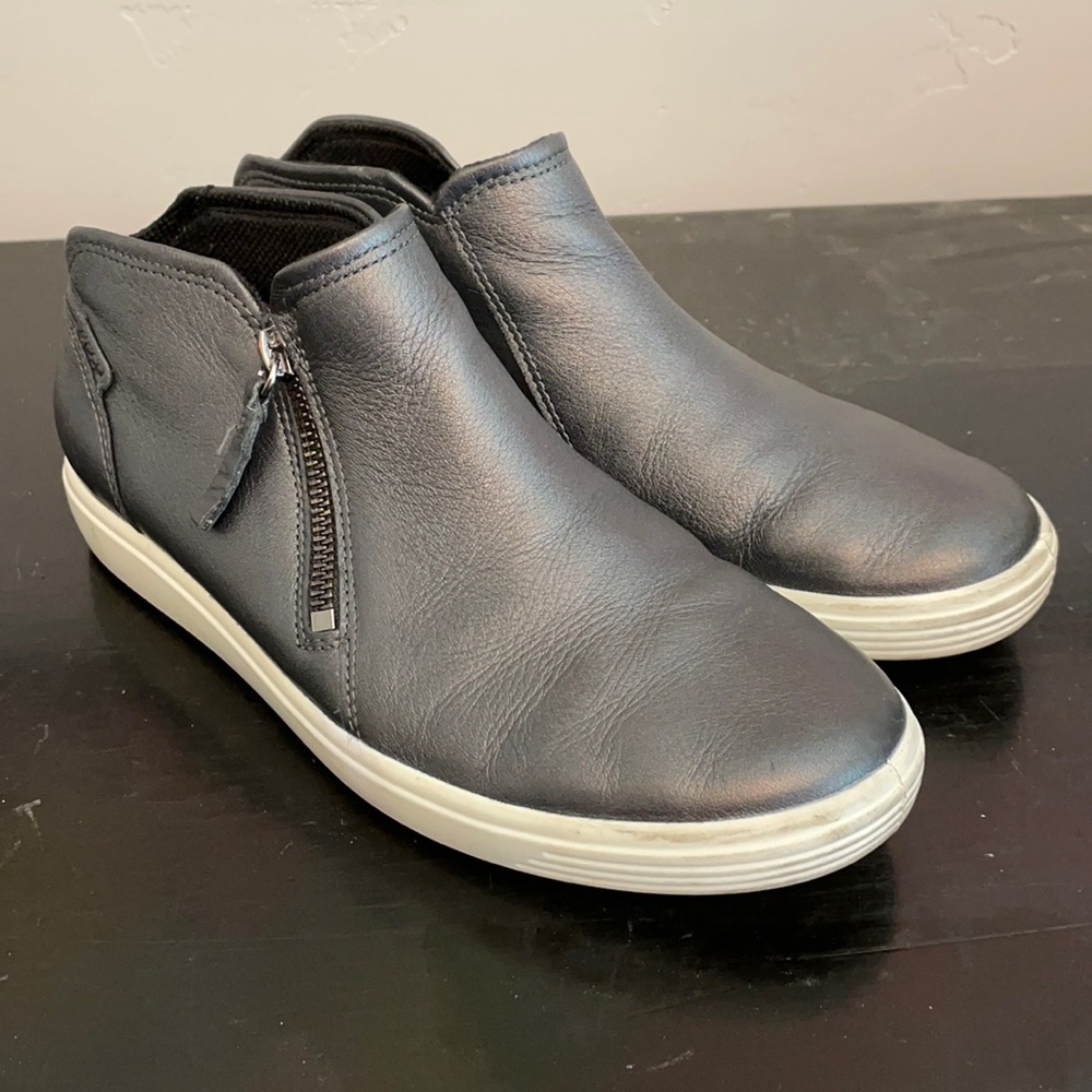 Ecco Soft Side Zip Bootie